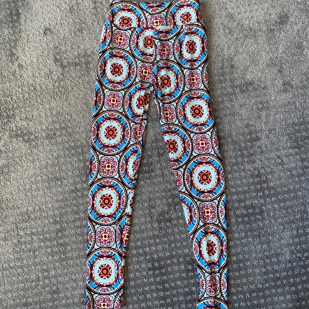 Beautiful LuLaRoe leggings!